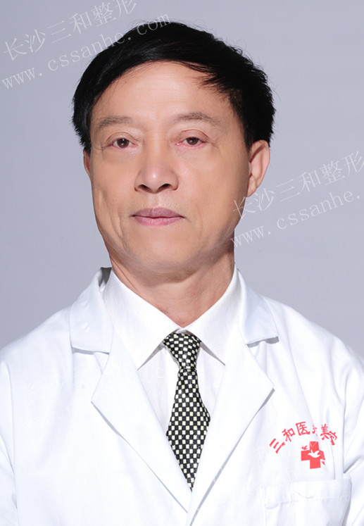 雷功偉