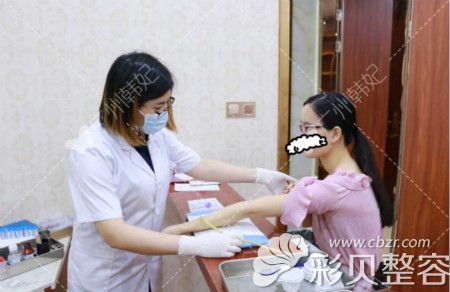 找廣州韓妃于洪瑞做雙眼皮前進行常規(guī)身體檢查