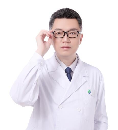 美眼專家鐘雷