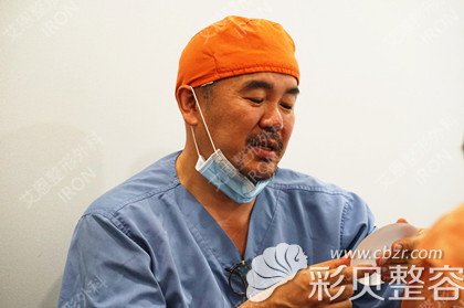 韓國艾恩金承俊院長假體隆胸面診