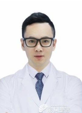 溫州名人醫(yī)療美容門診部整形科主任張華暹