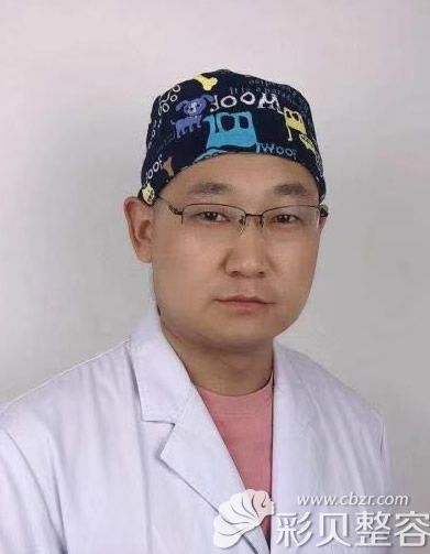 武漢檸悅醫(yī)療美容門診部植發(fā)科主任費(fèi)德洲 武漢檸悅醫(yī)療美容門診部植發(fā)科主任費(fèi)德洲