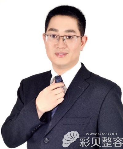 武漢亞韓整形外科醫(yī)院鄧正輝醫(yī)生