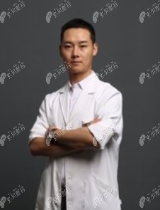 重慶恒美醫(yī)療美容門診部整外科主任陳彪
