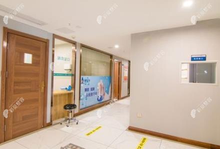 貴陽塔尖醫(yī)療美容醫(yī)院大廳一角